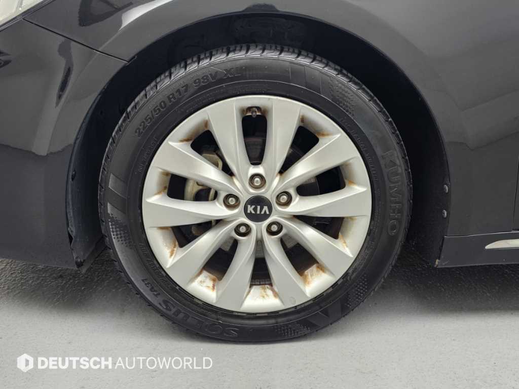 Kia K5 — photo 05