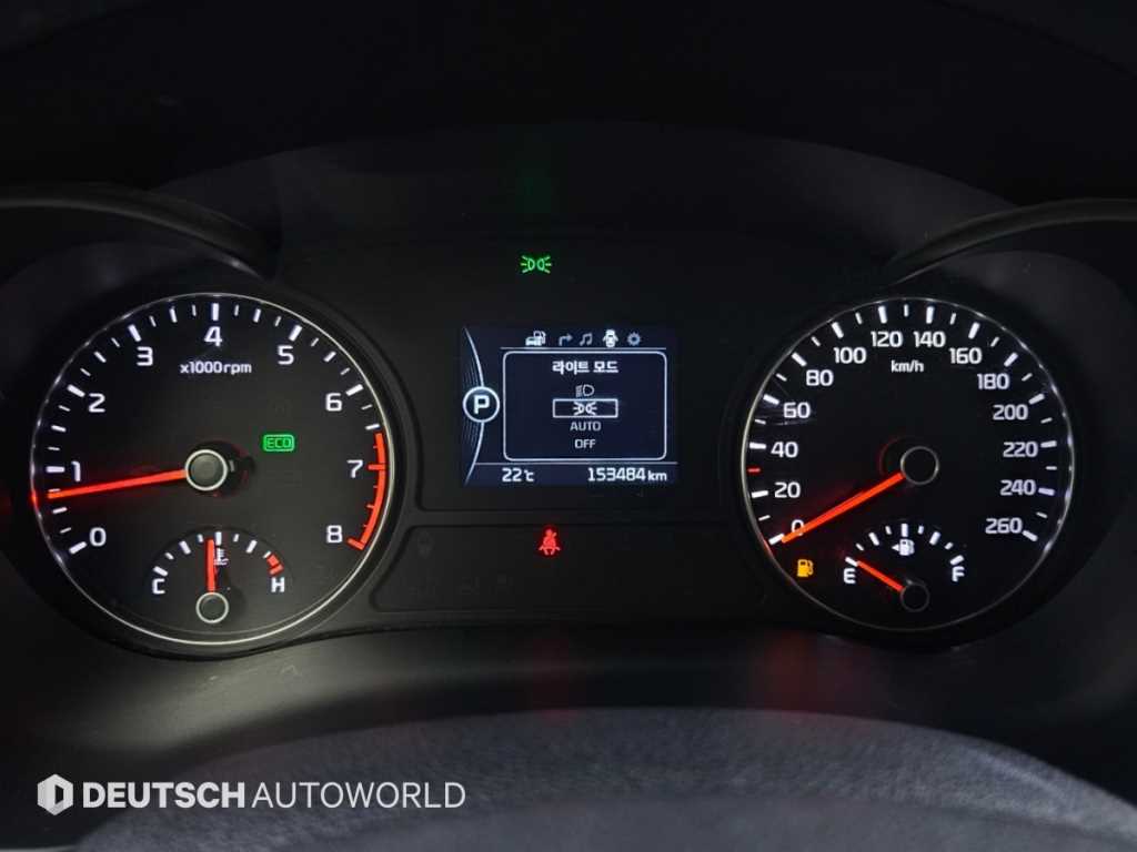 Kia K5 — photo 08