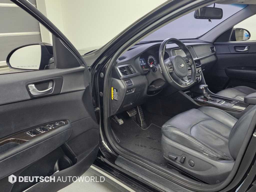 Kia K5 — photo 11