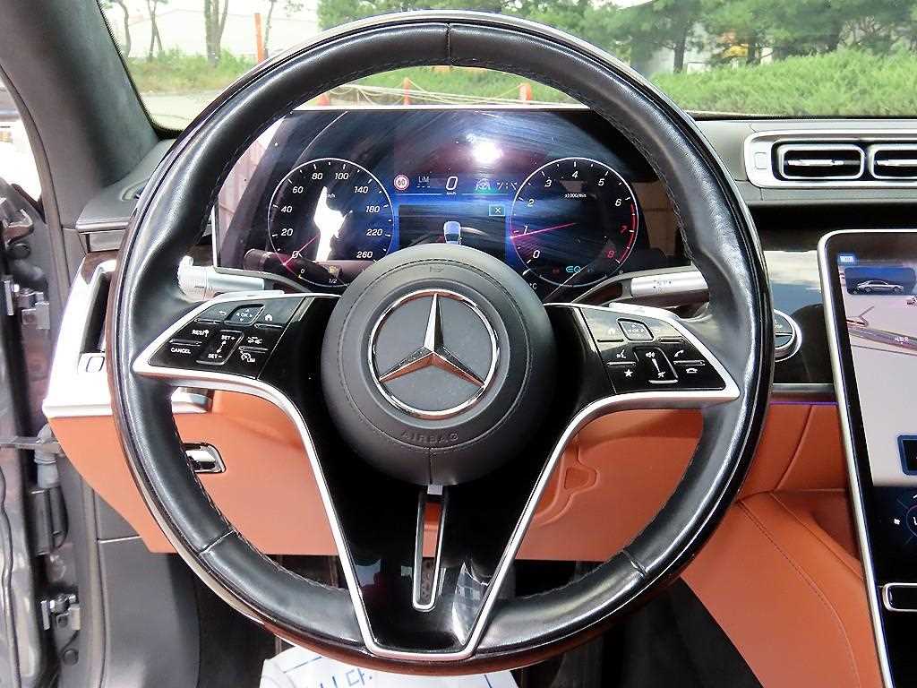 Mercedes-Benz S-Class — photo 08