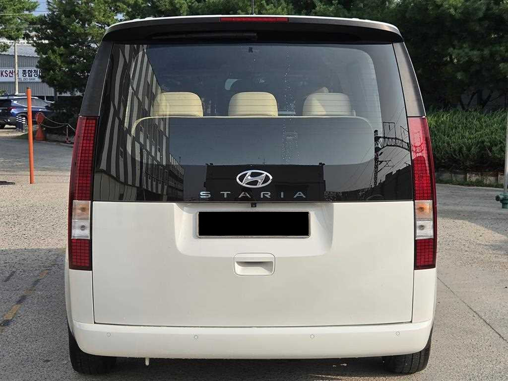 Hyundai Staria — photo 04