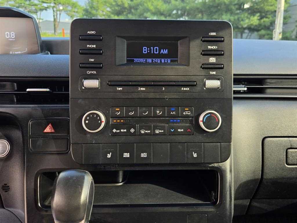 Hyundai Staria — photo 12