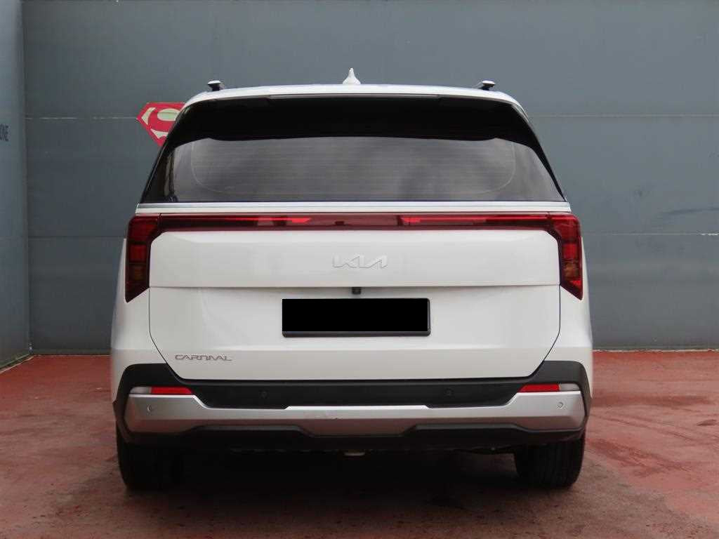 Kia Carnival — photo 04