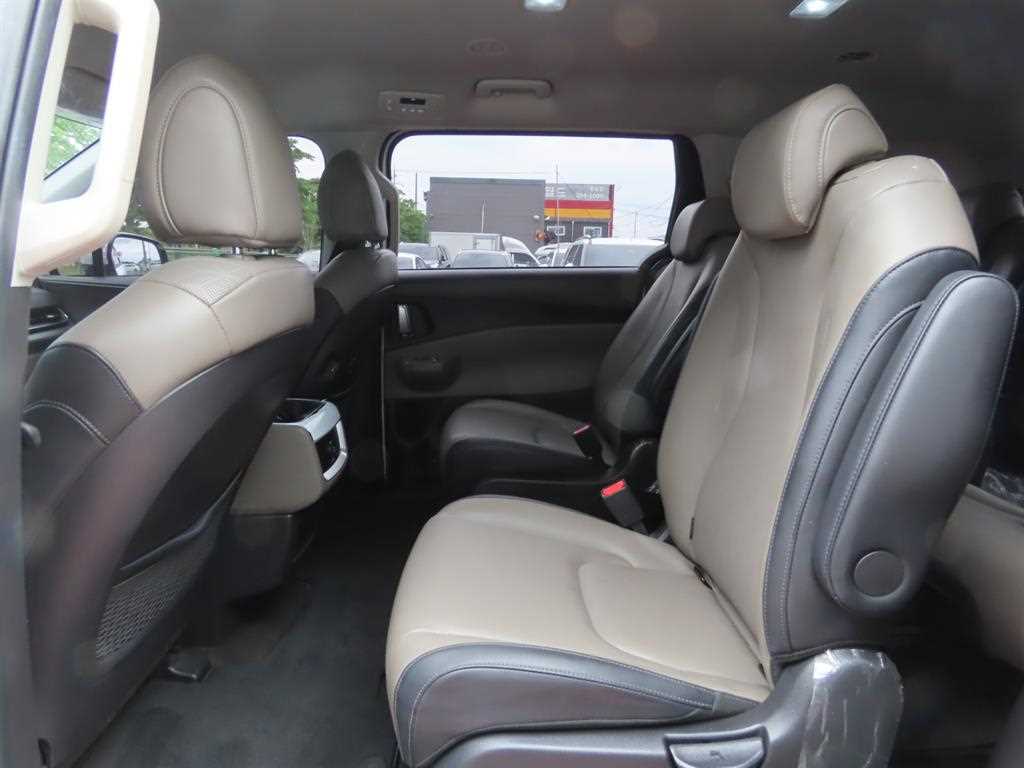Kia Carnival — photo 06
