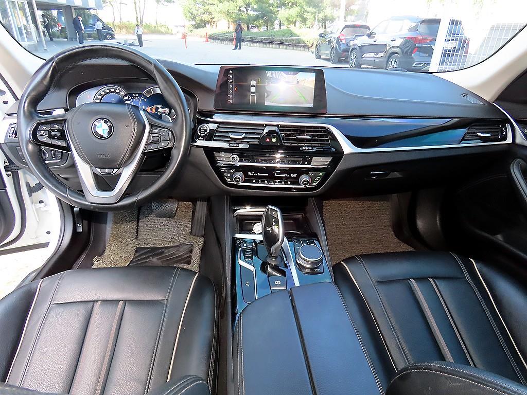 BMW 5-Series — photo 07