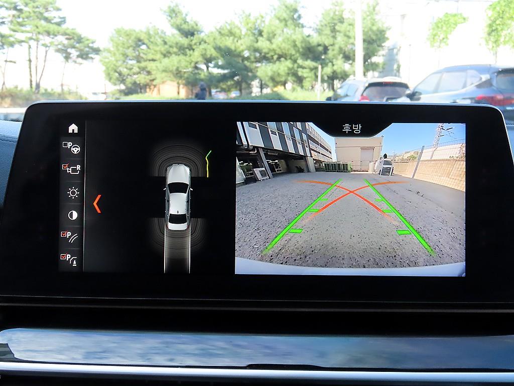 BMW 5-Series — photo 15