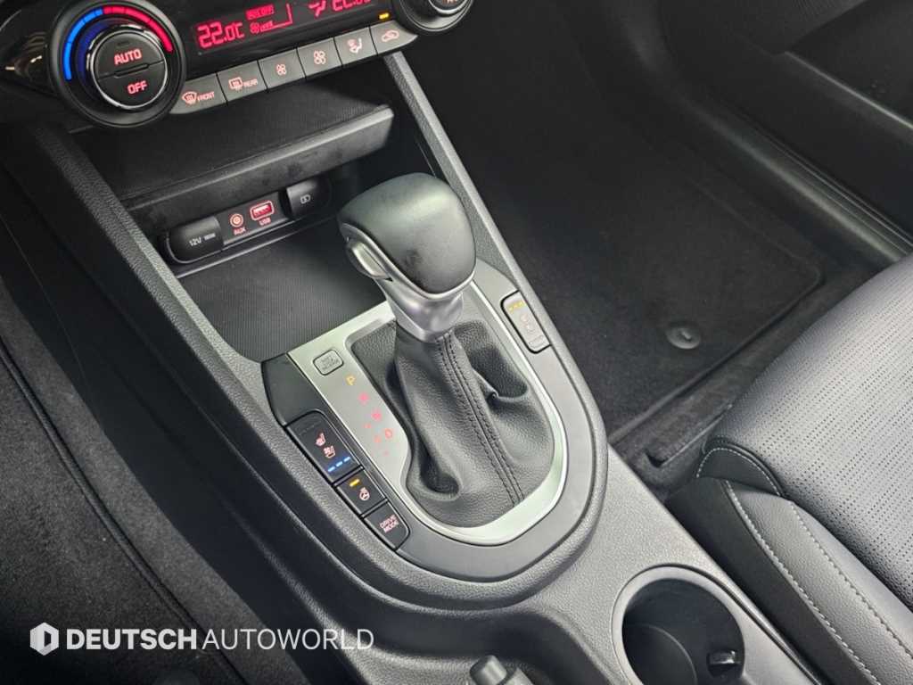 Kia K3 — photo 09