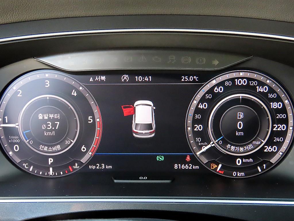 Volkswagen Tiguan — photo 09