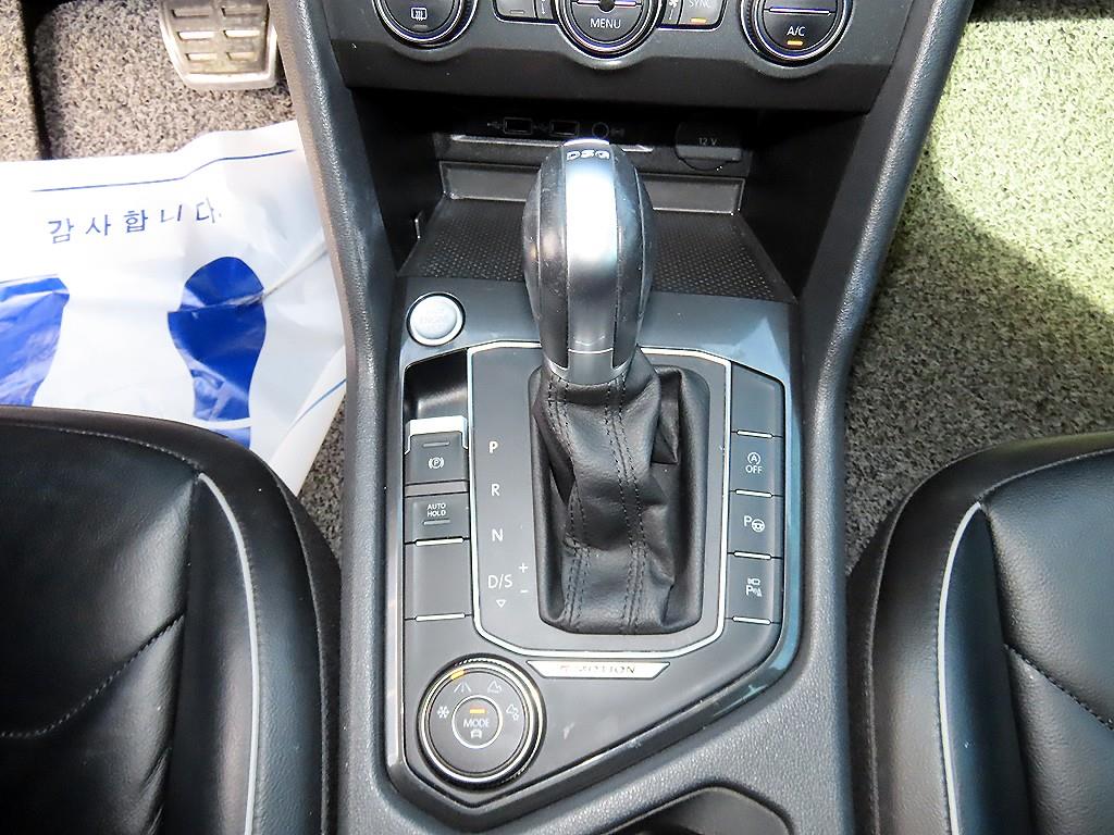 Volkswagen Tiguan — photo 10