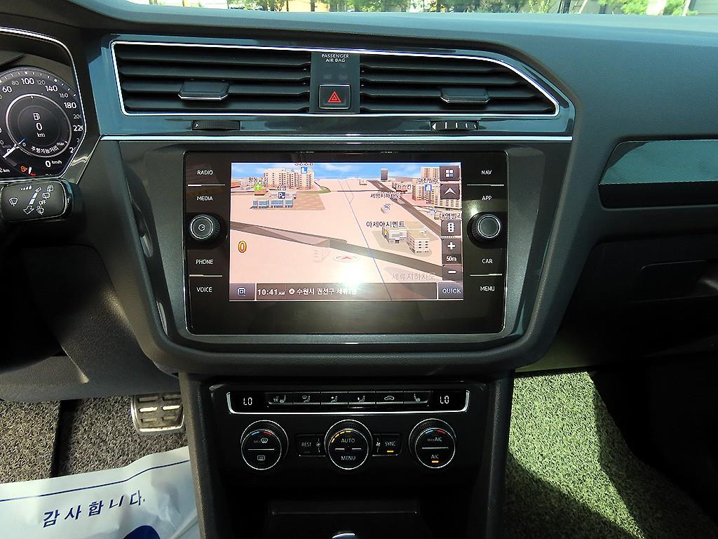 Volkswagen Tiguan — photo 12