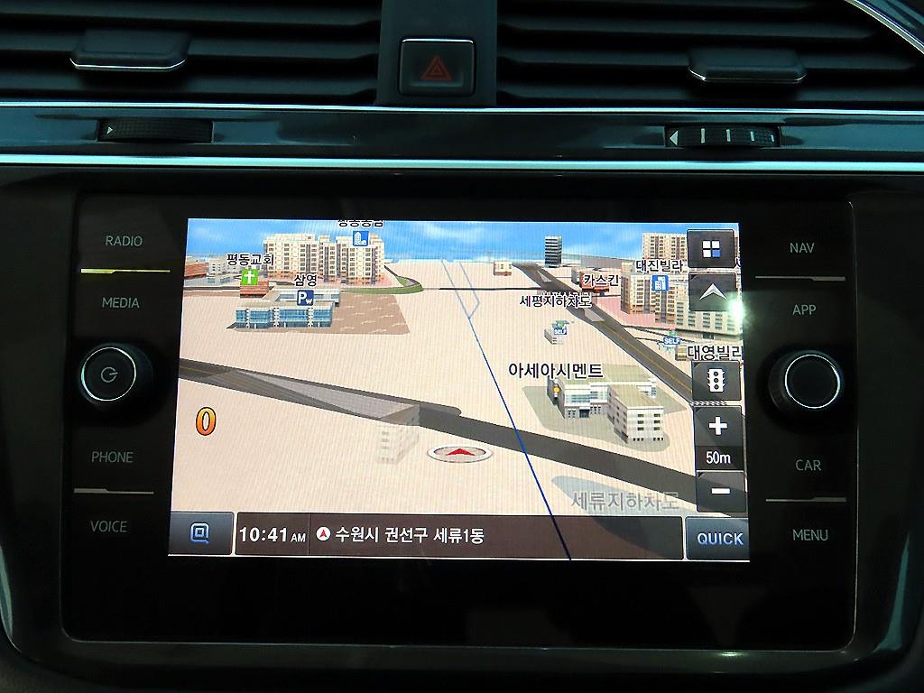 Volkswagen Tiguan — photo 13