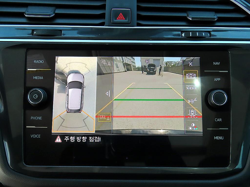 Volkswagen Tiguan — photo 14