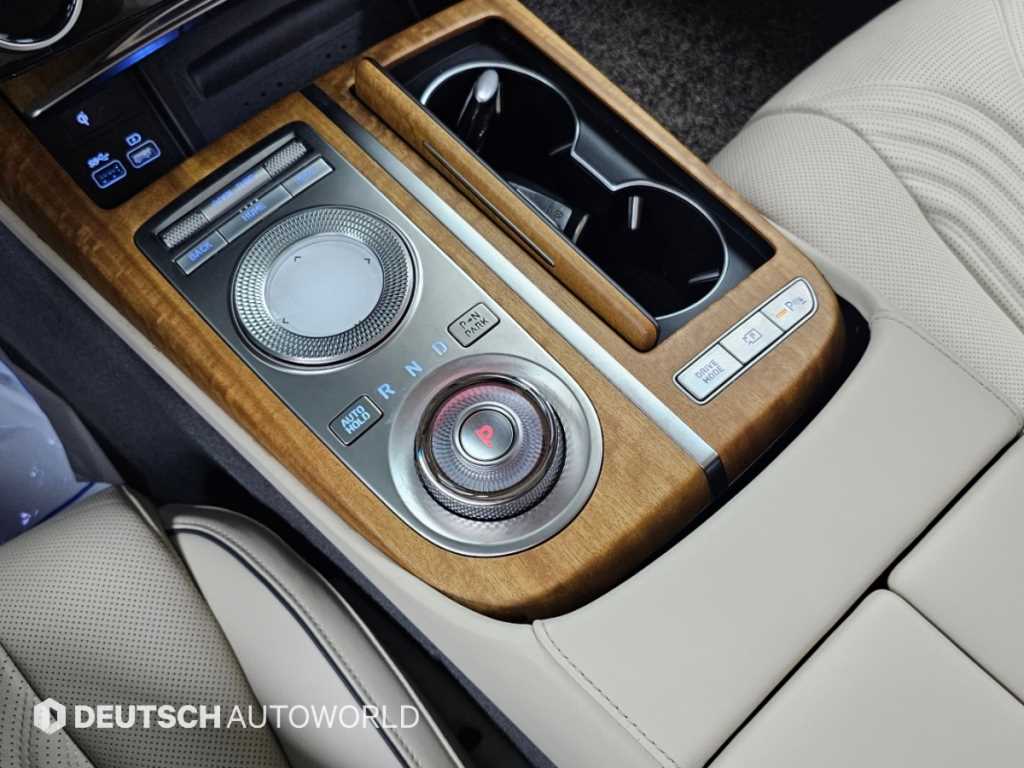 Genesis G80 — photo 09