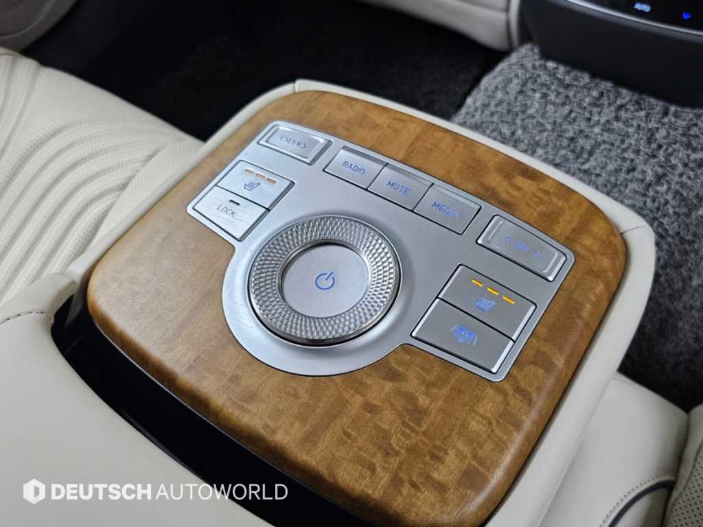 Genesis G80 — photo 16