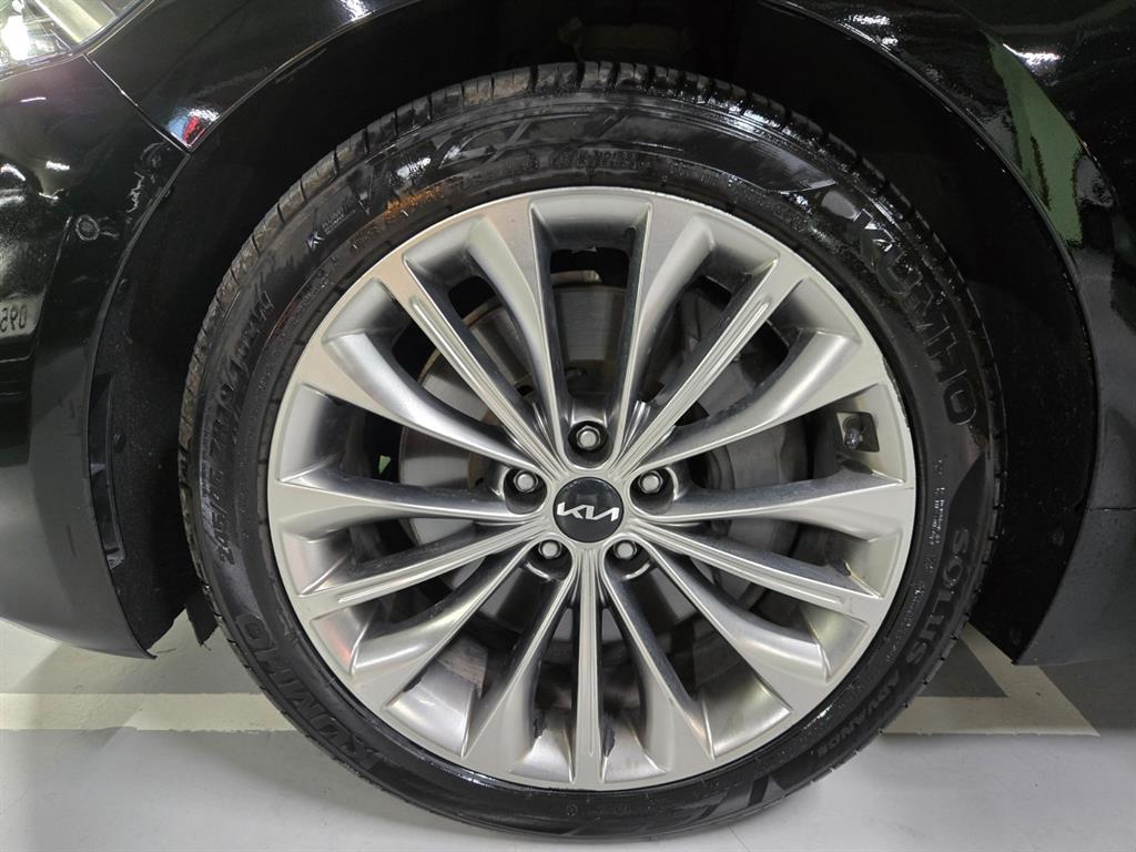 Kia K9 — photo 19