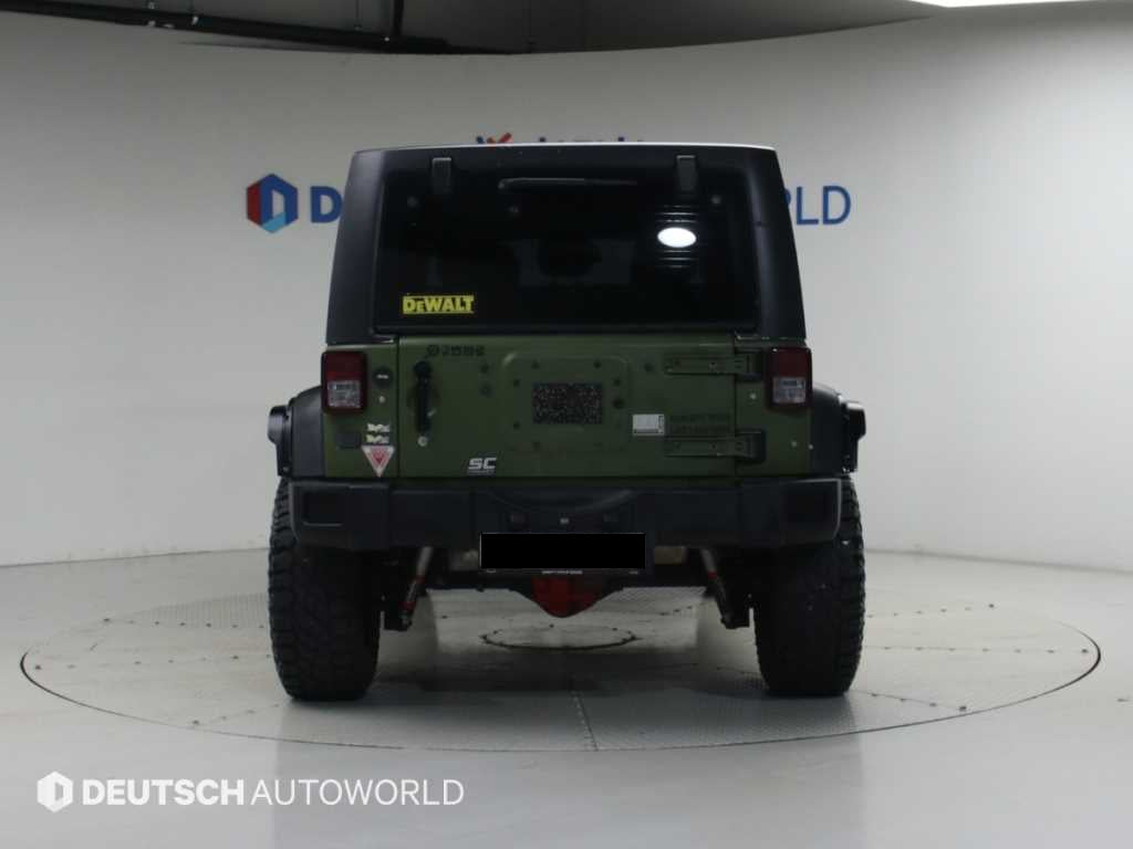 Jeep Wrangler — photo 04