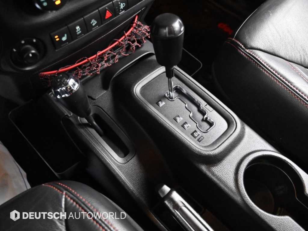 Jeep Wrangler — photo 09