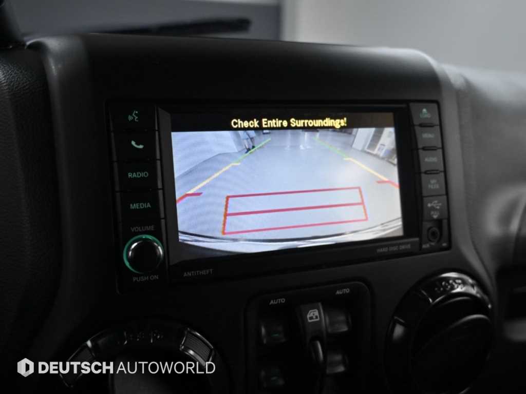 Jeep Wrangler — photo 15