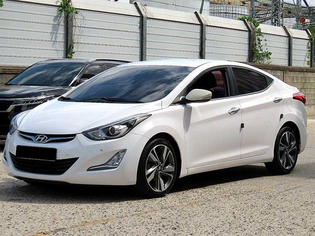 Hyundai Avante — photo 02