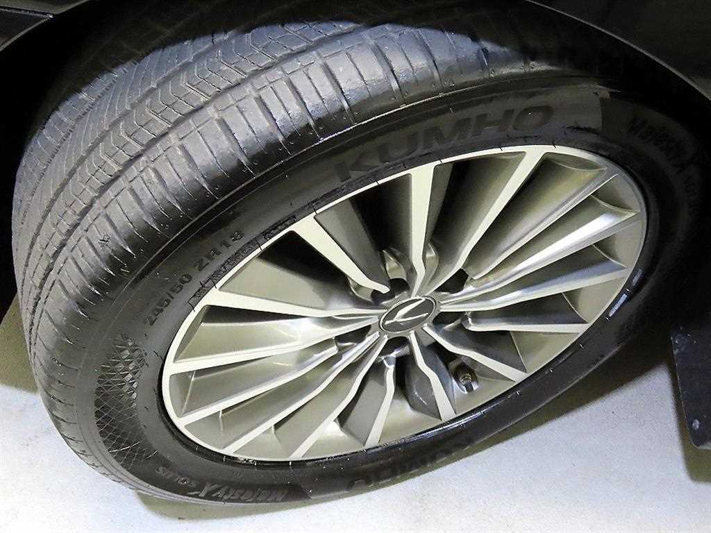 Hyundai Equus — photo 20