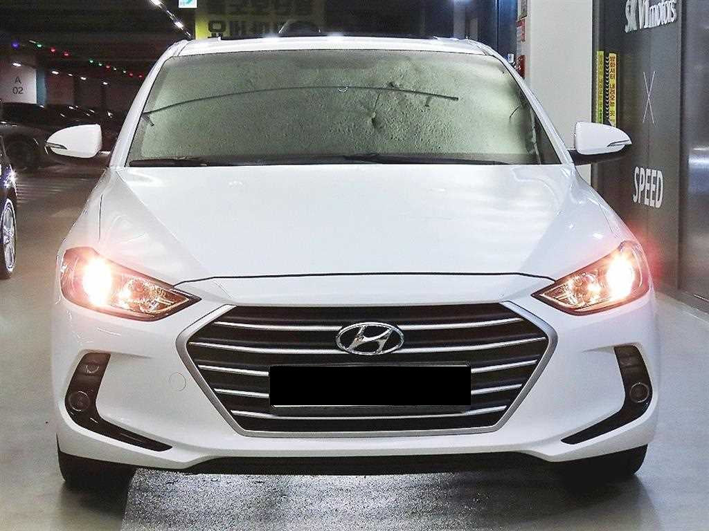 Hyundai Avante — photo 02