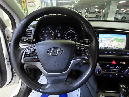Hyundai Avante — photo 08