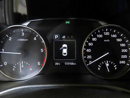 Hyundai Avante — photo 09