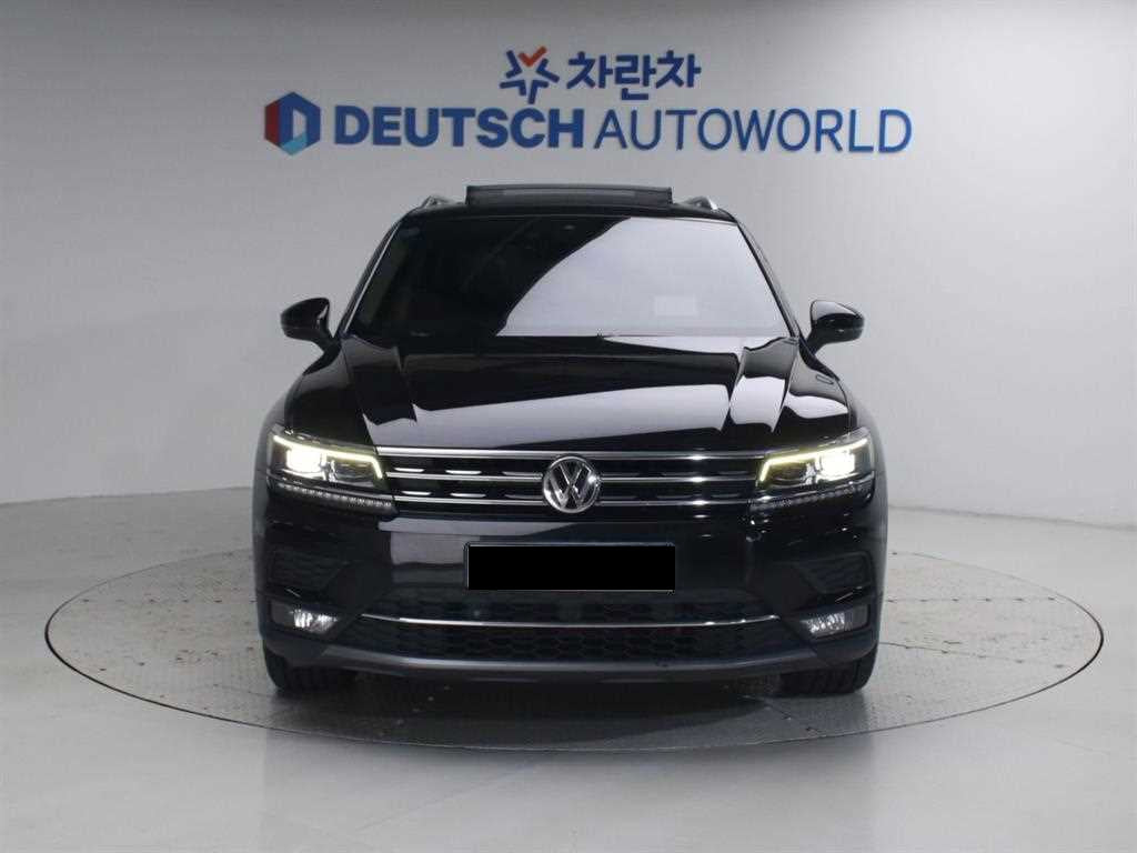 Volkswagen Tiguan — photo 03