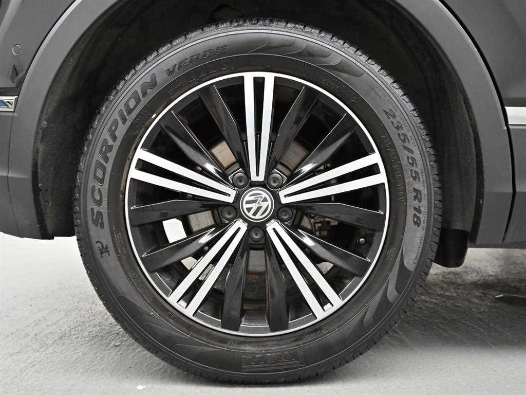 Volkswagen Tiguan — photo 05