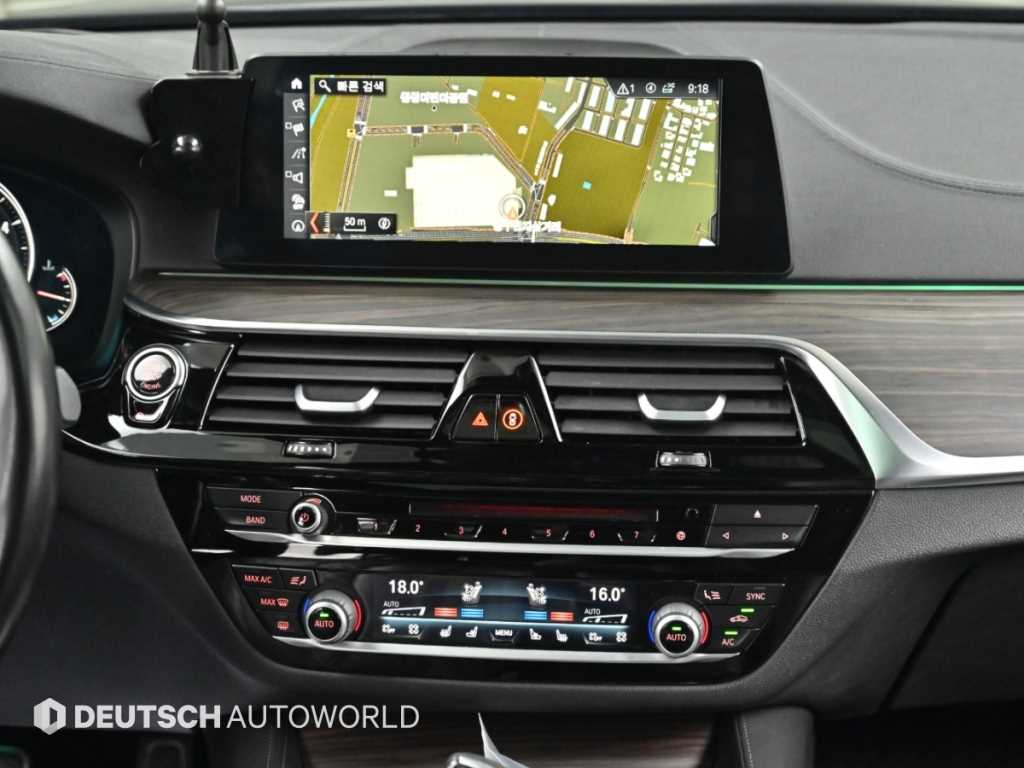 BMW 5-Series — photo 14
