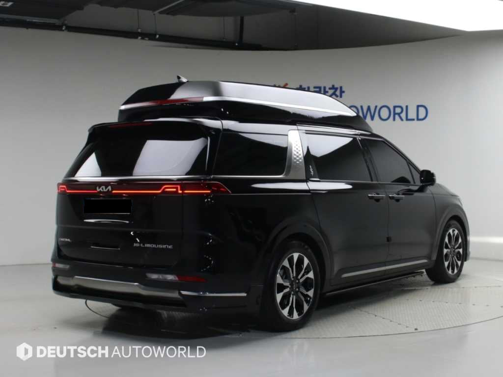 Kia Carnival — photo 02