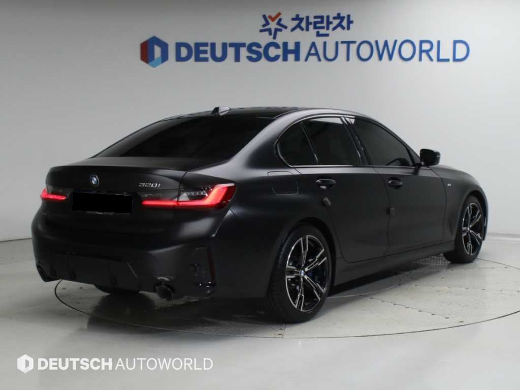 BMW 3-Series — photo 02