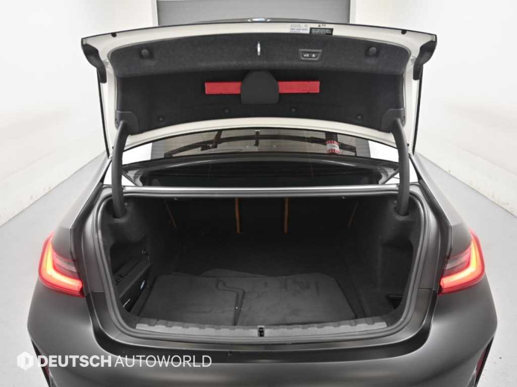 BMW 3-Series — photo 19
