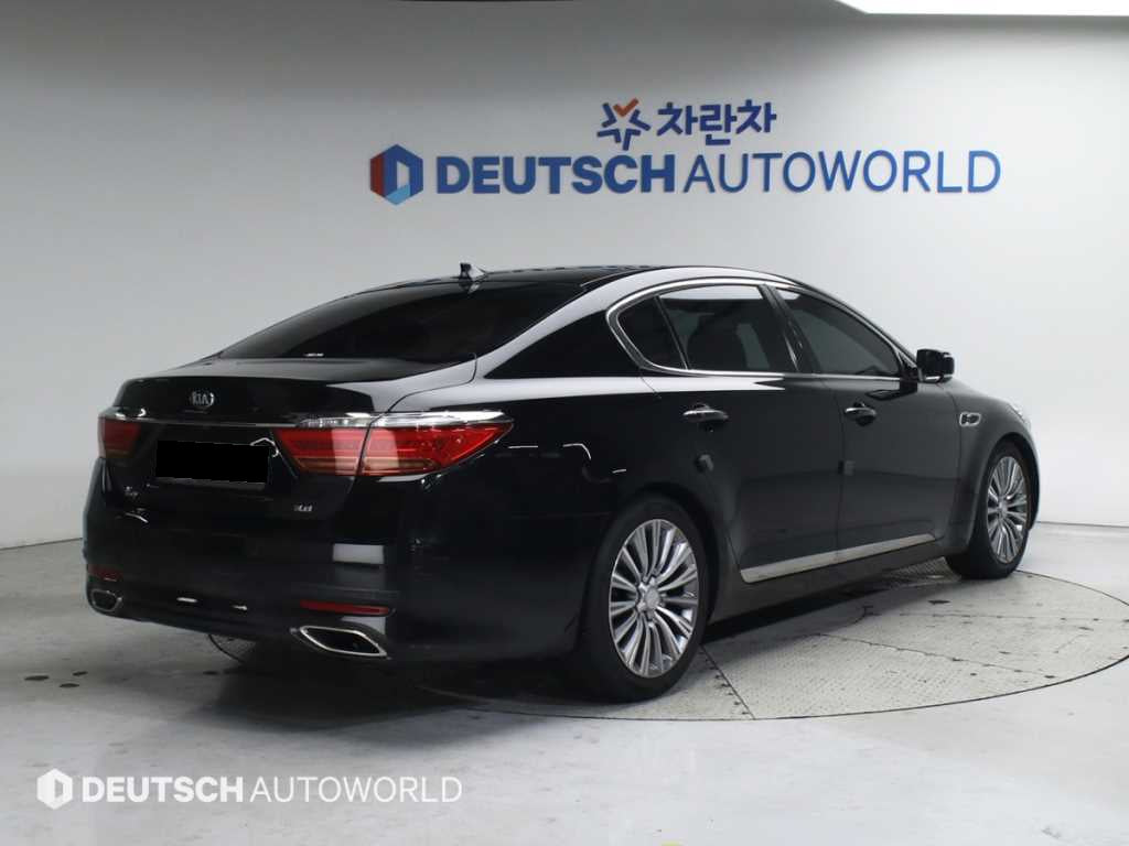Kia K9 — photo 02