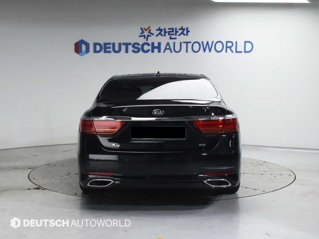 Kia K9 — photo 04