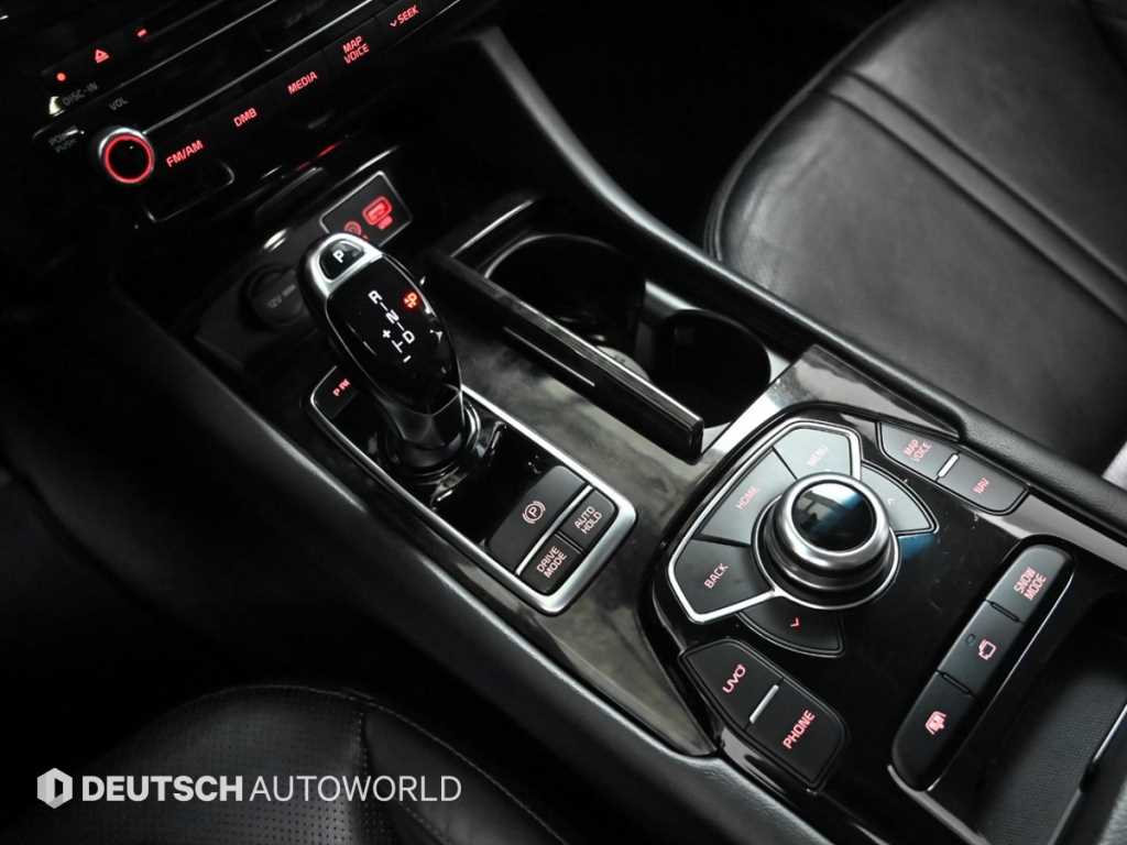 Kia K9 — photo 09