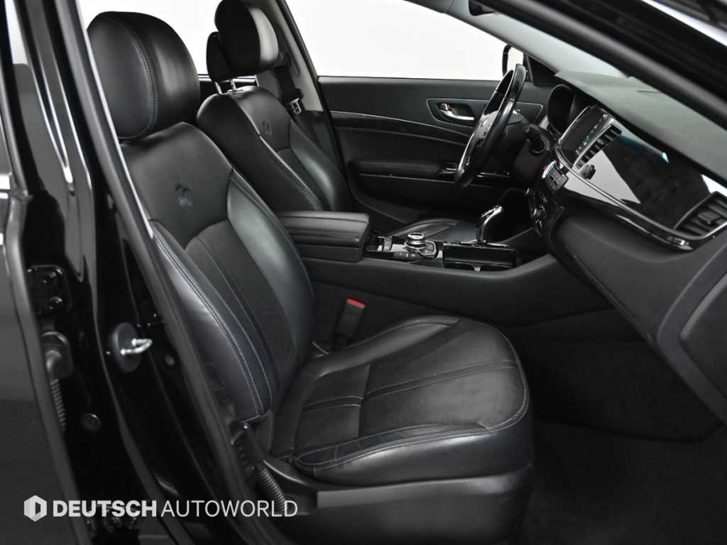 Kia K9 — photo 10