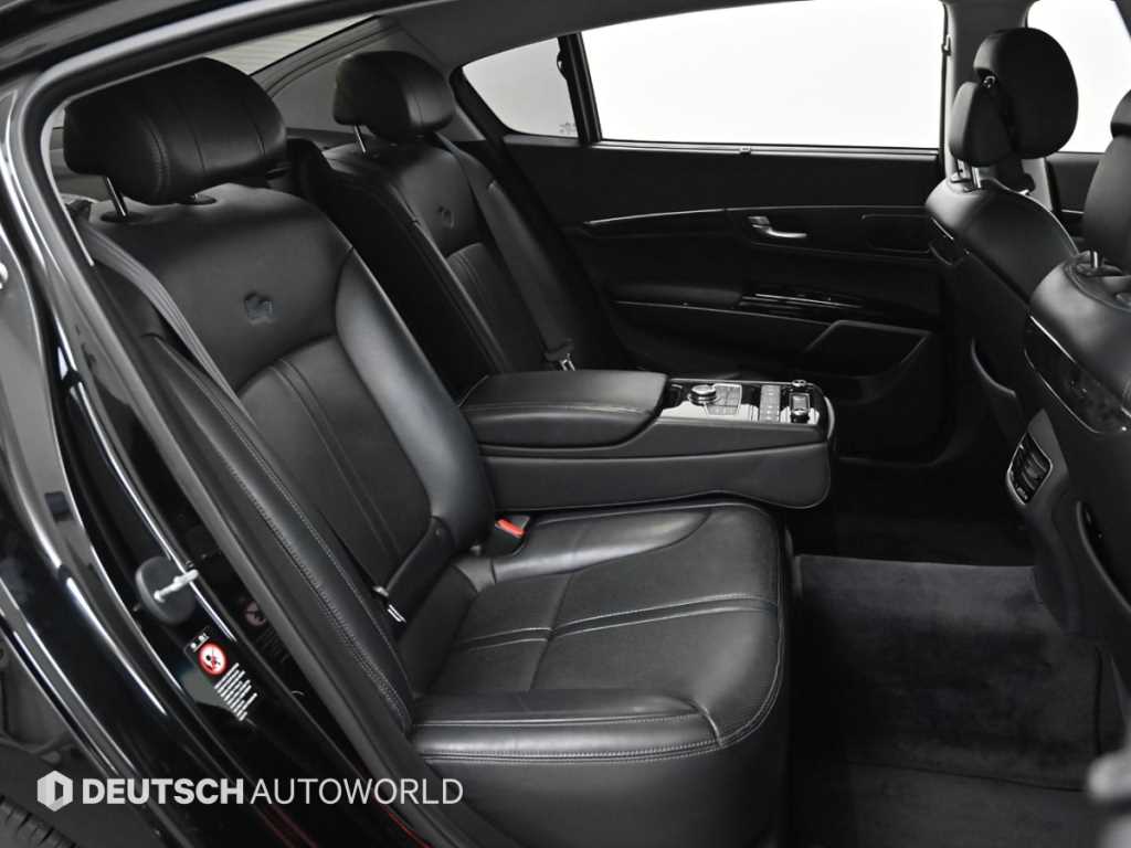 Kia K9 — photo 12