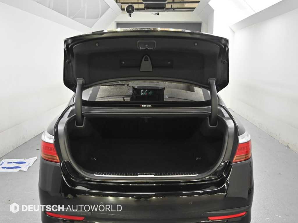 Kia K9 — photo 20