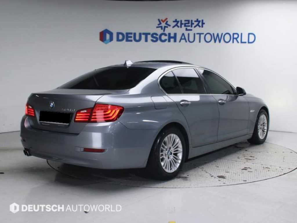 BMW 5-Series — photo 02