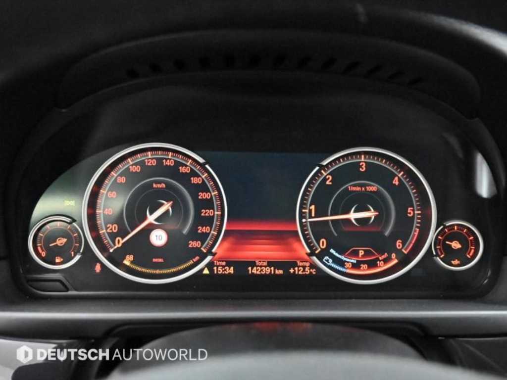 BMW 5-Series — photo 08