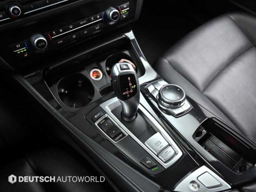 BMW 5-Series — photo 09