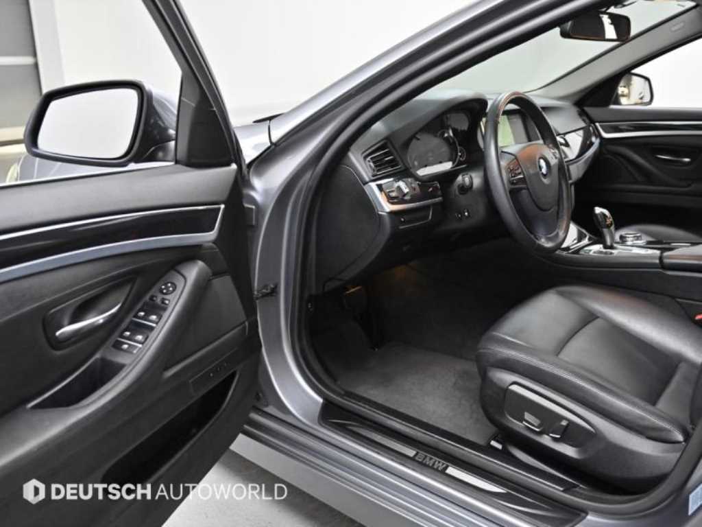 BMW 5-Series — photo 11