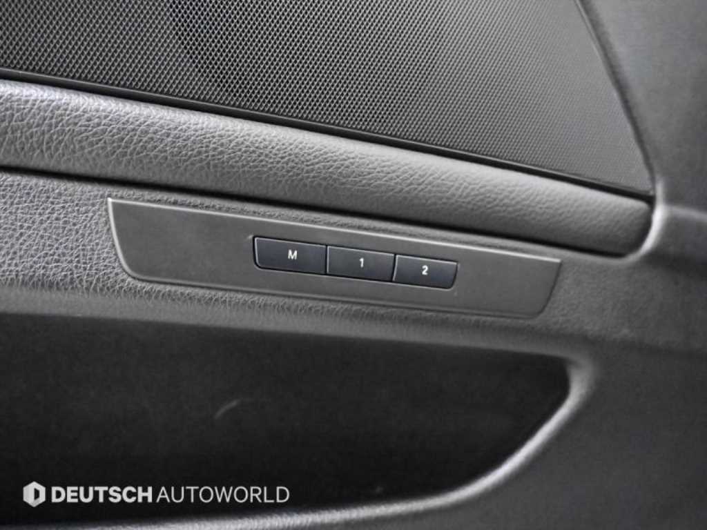 BMW 5-Series — photo 17