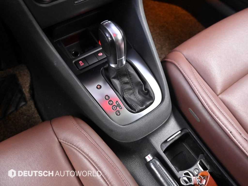 Volkswagen Golf — photo 09