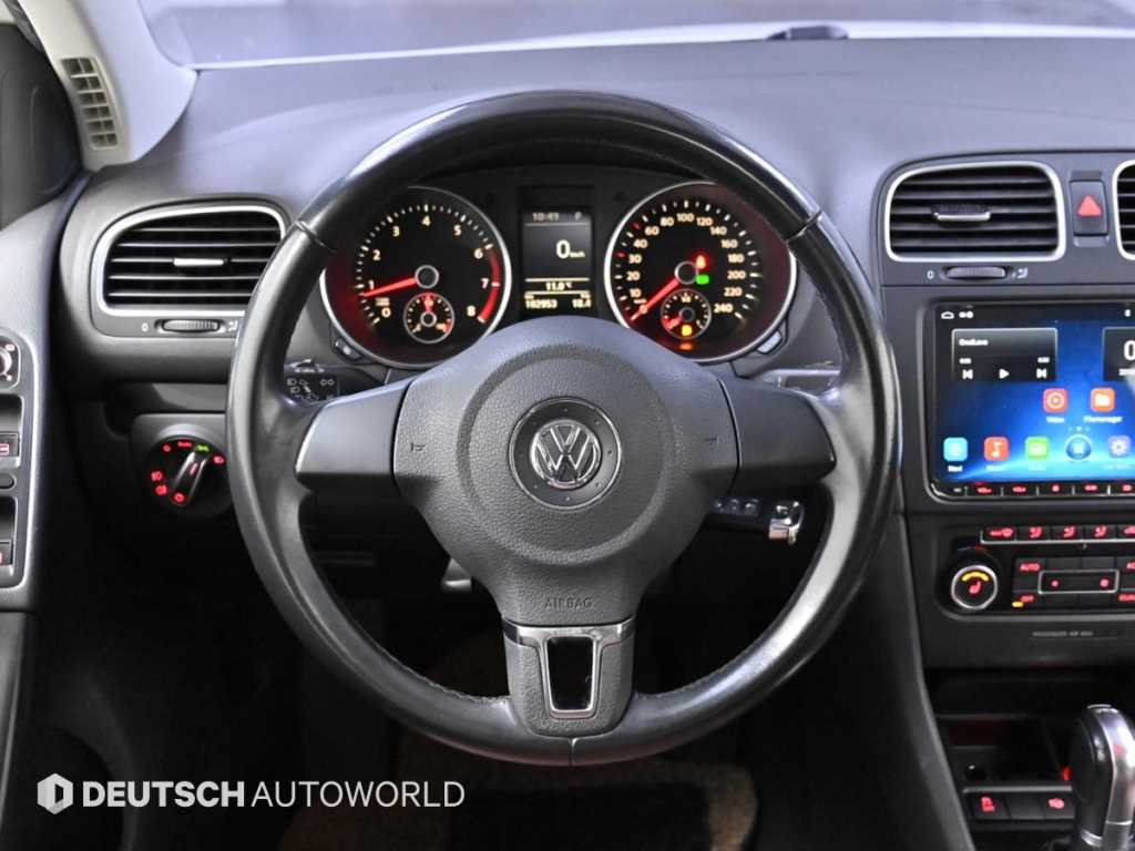 Volkswagen Golf — photo 13