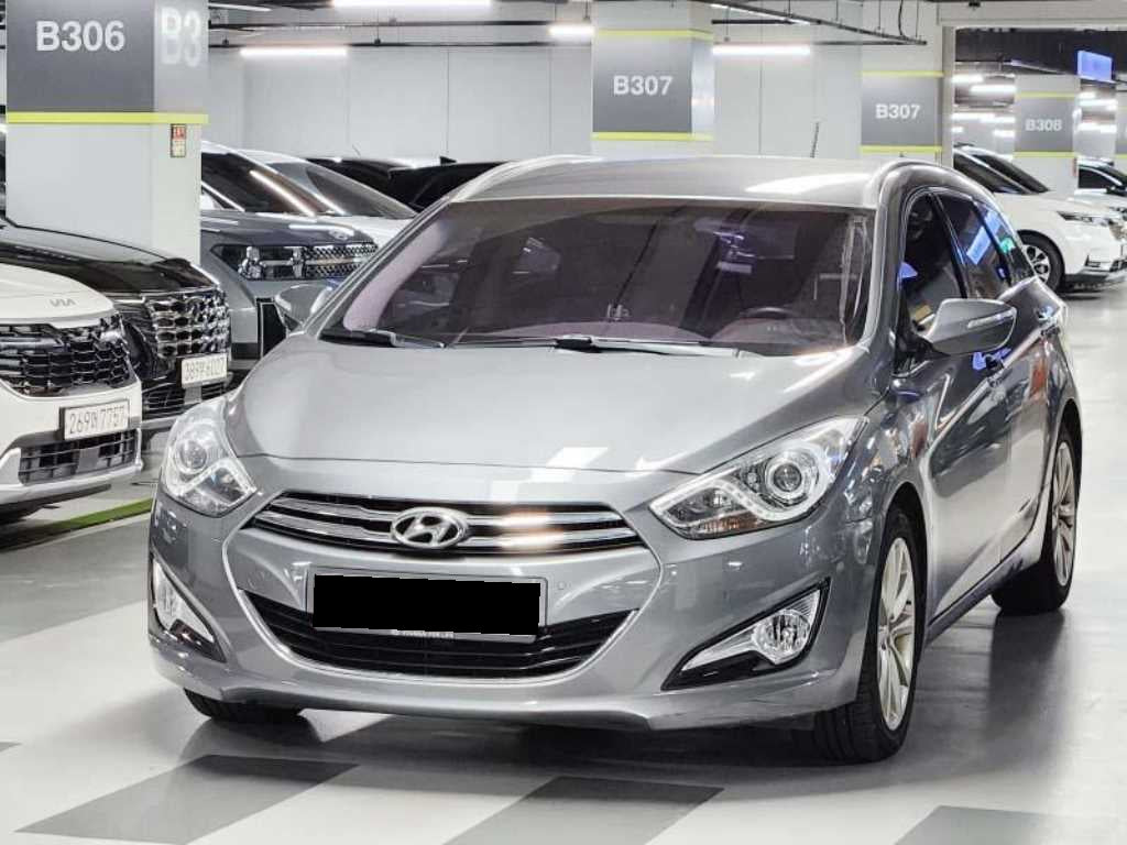 Hyundai i40 — photo 01