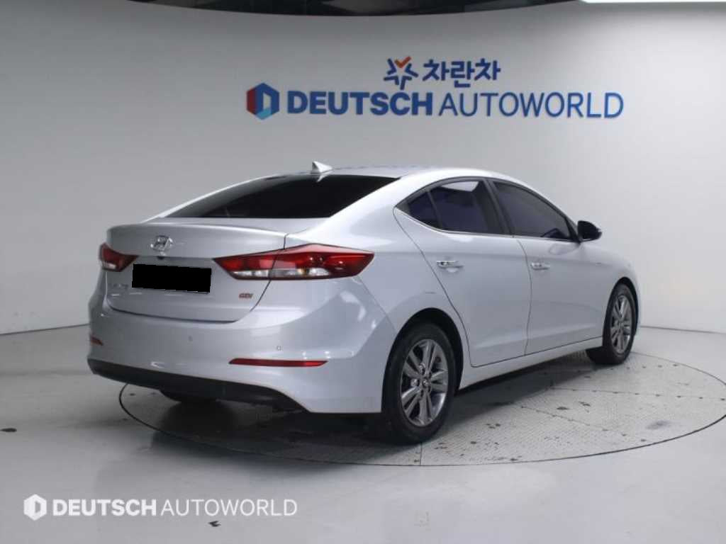 Hyundai Avante — photo 02