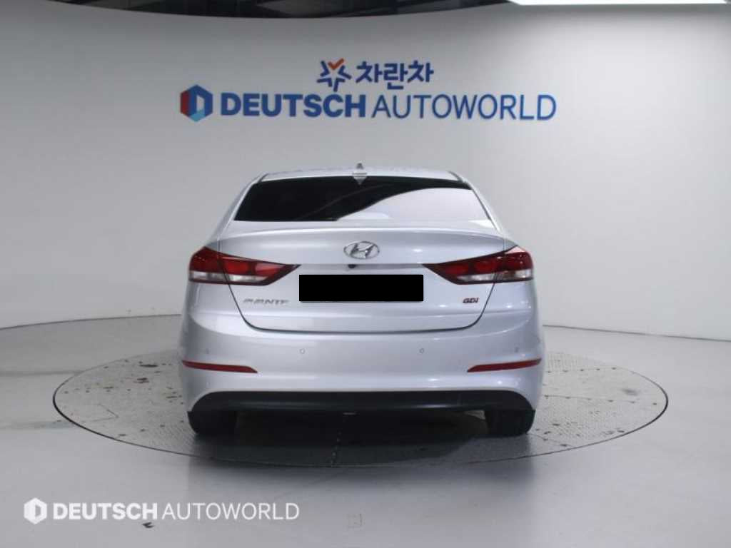 Hyundai Avante — photo 04