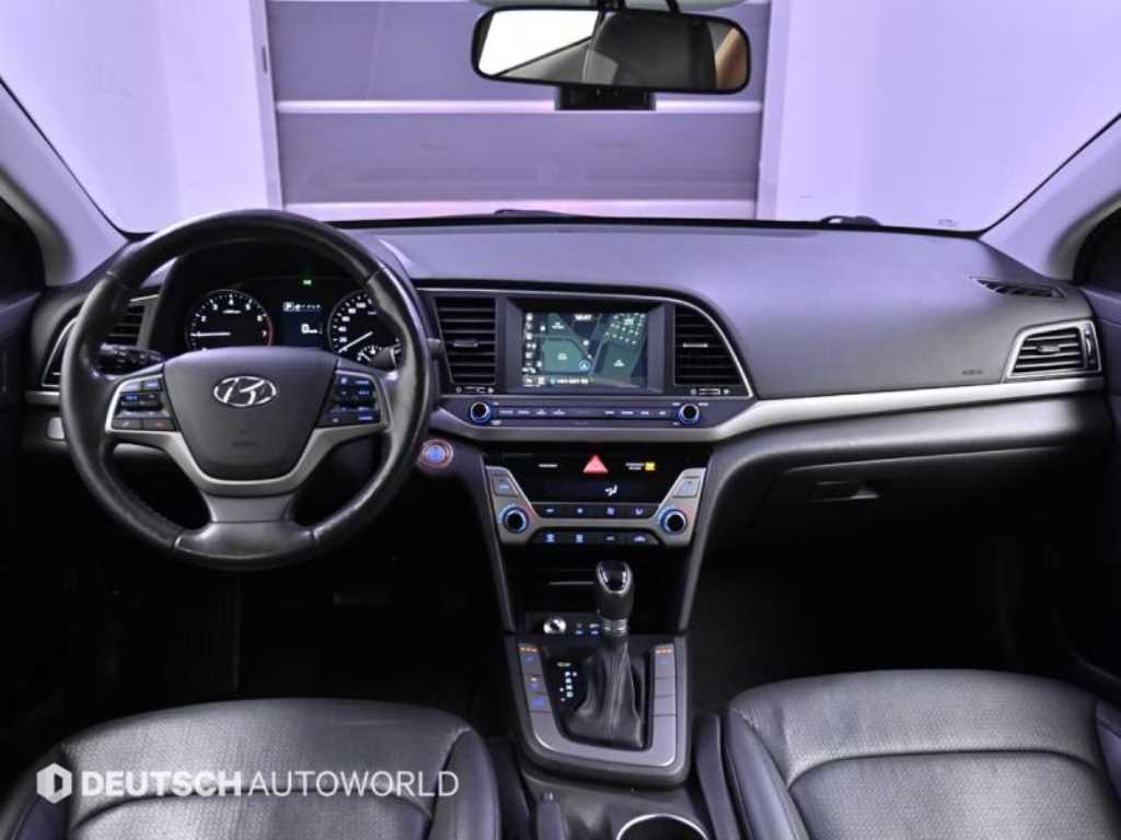 Hyundai Avante — photo 07